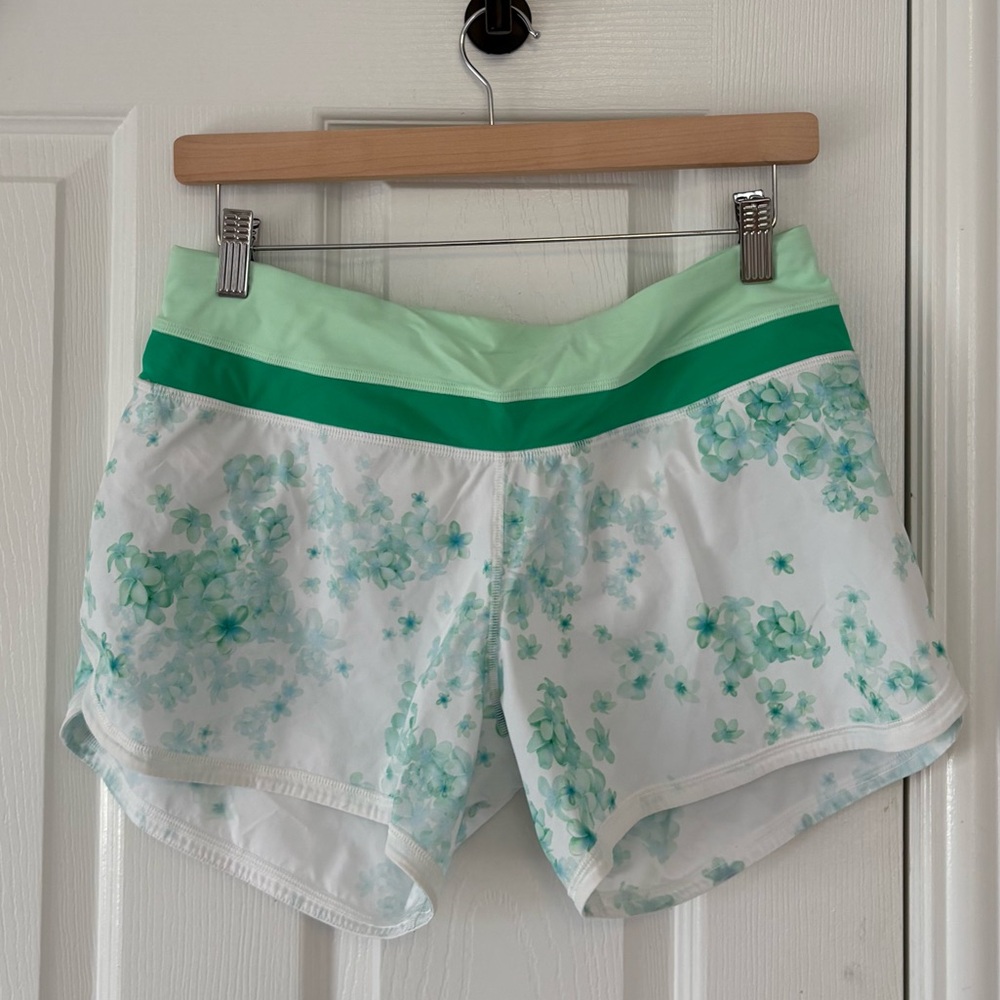 Lululemon Women’s Groovy Run Short in Floral White and Teal Size 6